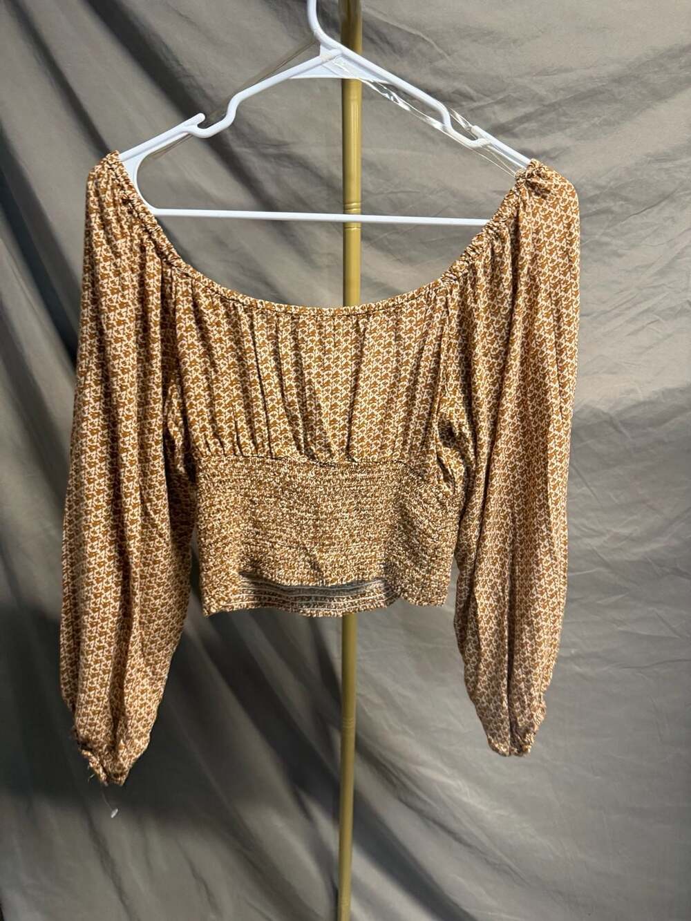 Blush J Women's Brown Floral Print Smocked Long Sleeve Off-Shoulder Crop Top